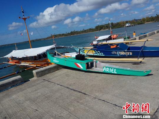 圖為被救助的菲律賓漁民的漁船。 中交公路規劃設計院有限公司 攝